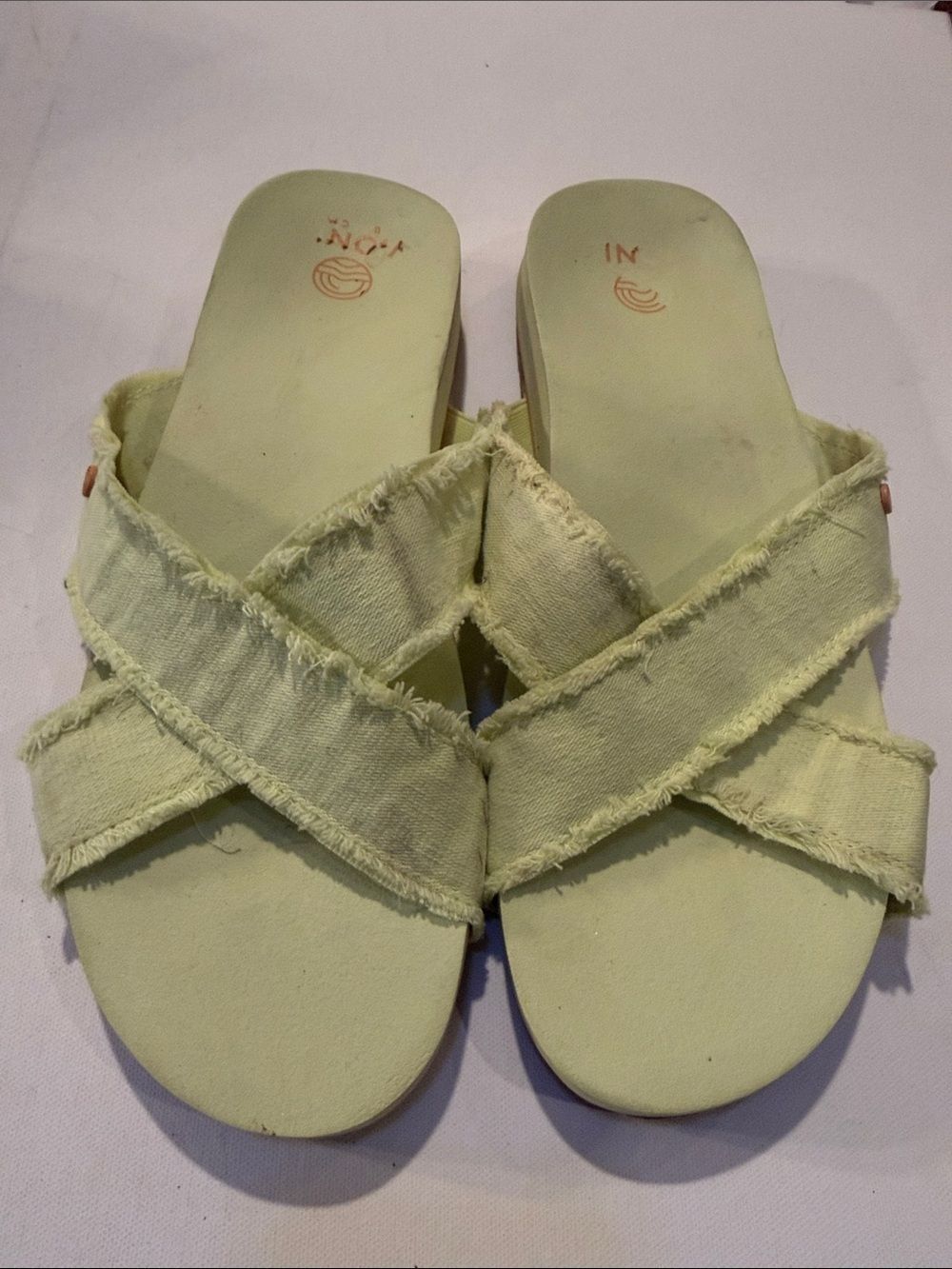 Vionic Pale Green Frayed Crossband Slide Sandals